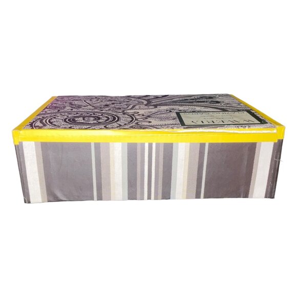 Waverly Double Deck Casino-Grade Playing Cards In Decorative Box - Picture 6 of 9